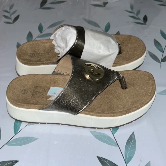 Giani Bernini Leather Sandal - Picture 4 of 10